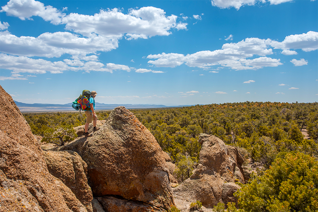 hiking-adventure-therapy-activities-threepeaks-residential-treatment
